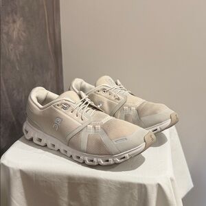 ON cloud 6 Women's Athletic Shoes - Cream